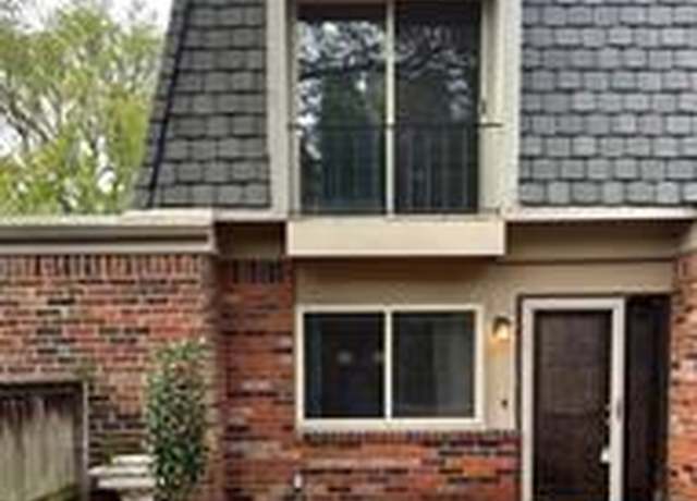 Property at 1012 Stratford Ln, Bloomfield Hills, MI 48304, 4 beds, 3 baths