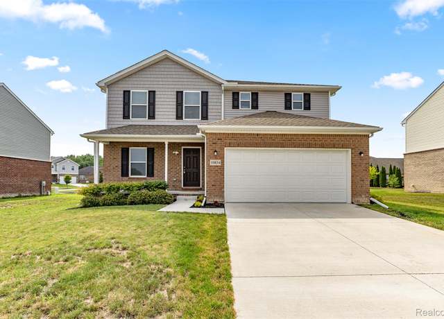 Property at 10834 Lakeview Dr, Dearborn Heights, MI 48180, 5 beds, 3 baths
