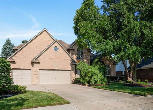 Property at 52260 Watkins Glen Dr, Macomb, MI 48042, 4 beds, 3.5 baths