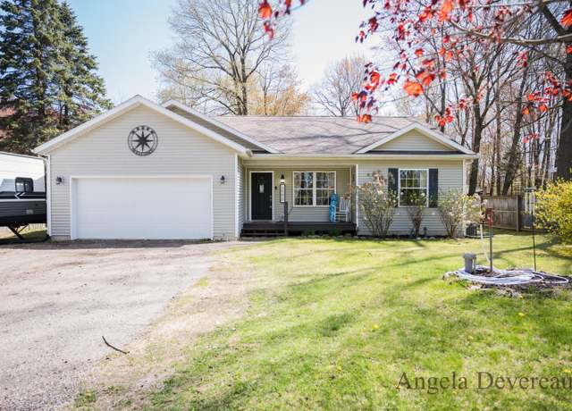Property at 3990 E Shore Dr, Stanton, MI 48888, 3 beds, 2 baths