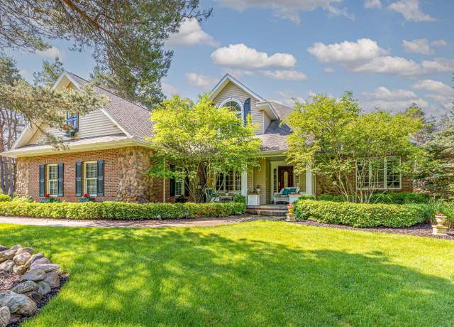 Property at 11867 Port Stewart Dr, Canadian Lakes, MI 49346, 5 beds, 3.5 baths