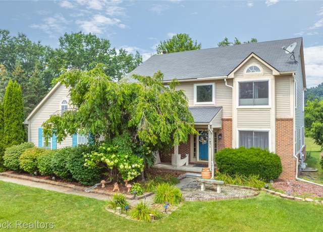 Property at 1971 Devonshire Dr, Wixom, MI 48393, 4 beds, 3.5 baths