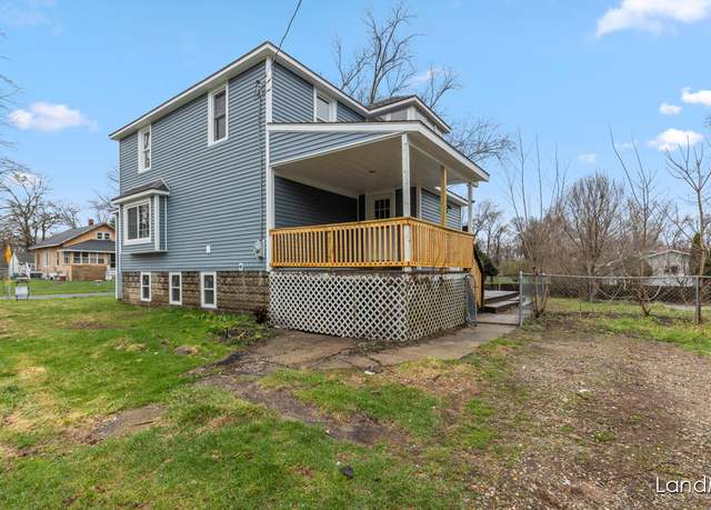 Property at 2206 Woodward Ave, Kalamazoo, MI 49007, 4 beds, 2 baths