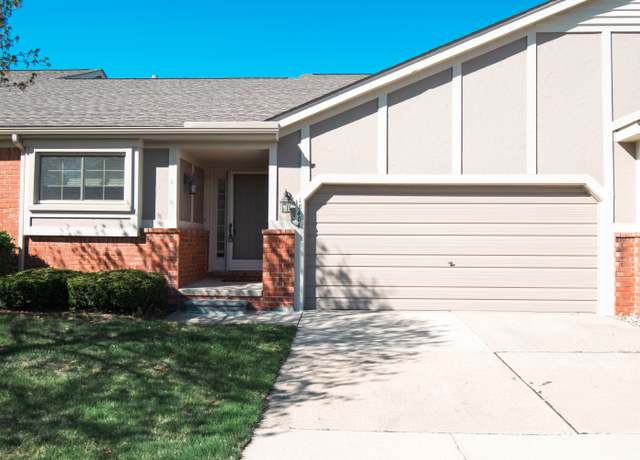Property at 18484 Brookside Ln, Clinton Township, MI 48038, 2 beds, 1 bath