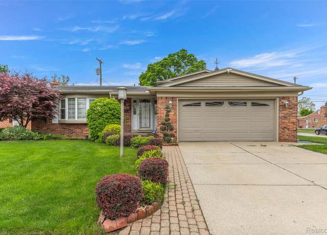 Property at 27020 Wilson Dr, Dearborn Heights, MI 48127, 3 beds, 2 baths