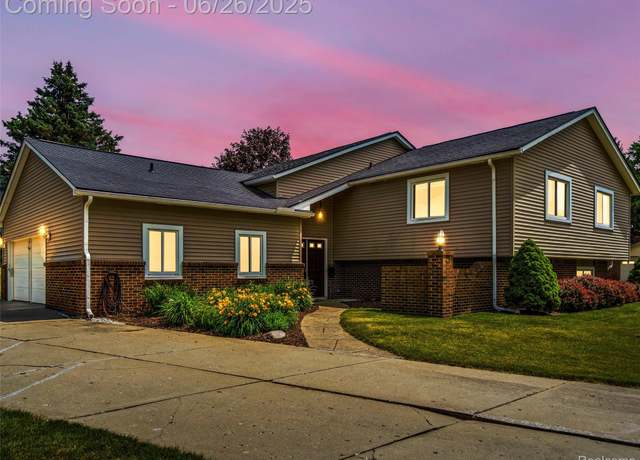 Property at 890 Darwin Place Dr, Rochester Hills, MI 48307, 4 beds, 3 baths