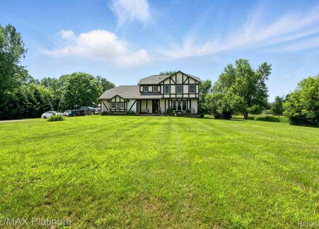 Property at 11077 Owosso Rd, Fowlerville, MI 48836, 4 beds, 2.5 baths