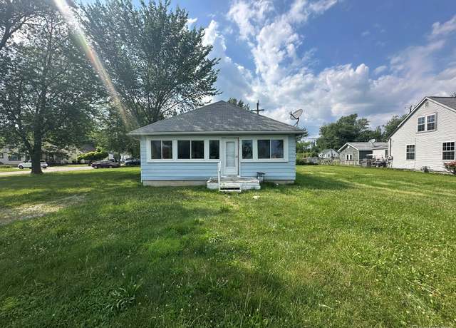 Property at 3363 Parkwood Ave, Monroe, MI 48162, 3 beds, 1 bath
