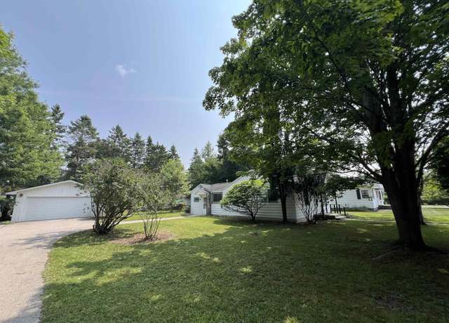 Property at 408 Burns, Charlevoix, MI 49720, 2 beds, 1 bath