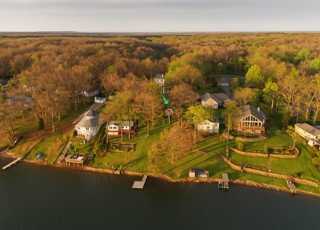 Property at 771 Hurley Dr, Howell, MI 48843, 3 beds, 1.5 baths