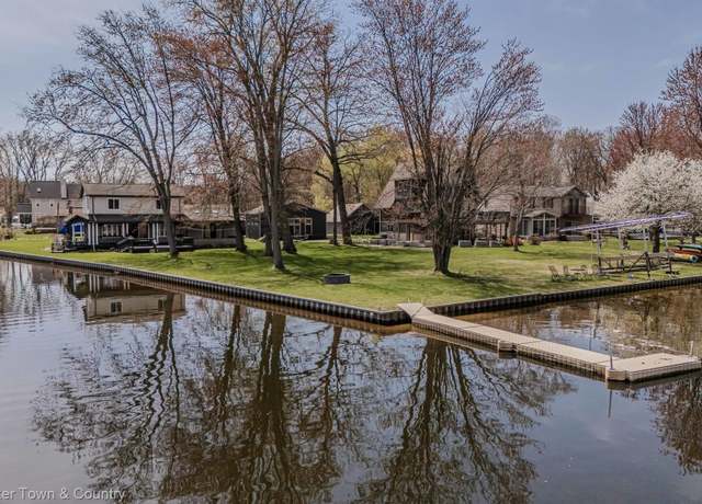 Property at 4405 Shoreview Ln, Whitmore Lake, MI 48189, 4 beds, 2.5 baths