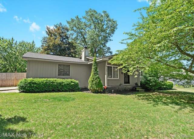 Property at 9125 Mandon Rd, White Lake, MI 48386, 3 beds, 1 bath