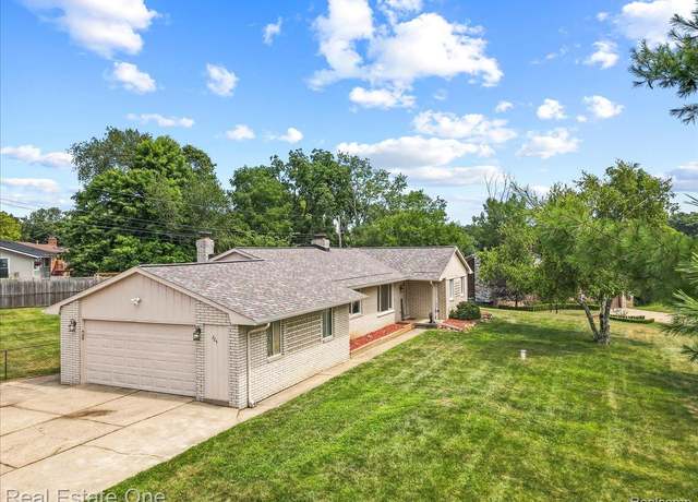 Property at 225 Cross Timbers St, Oxford, MI 48371, 4 beds, 2.5 baths