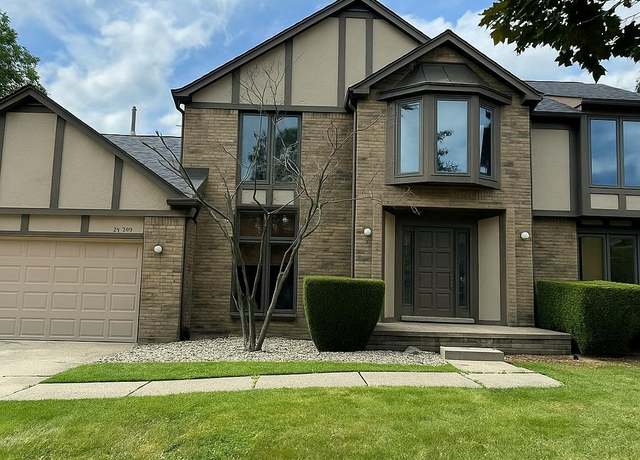 Property at 37486 Emerald Forest Dr, Farmington Hills, MI 48331, 4 beds, 3 baths
