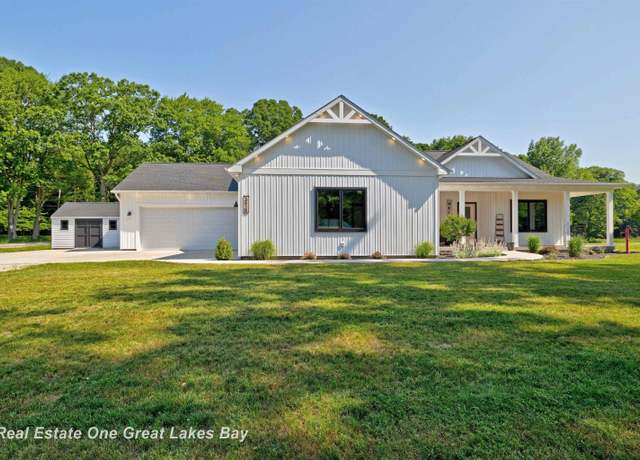 Property at 12146 Lakefield Rd, Saint Charles, MI 48655, 3 beds, 3 baths