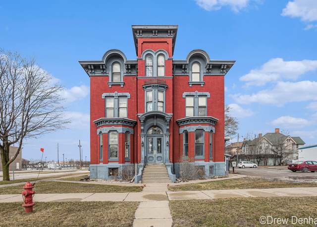 Property at 701 Center Ave, Bay City, MI 48708, 2 beds, 16 baths