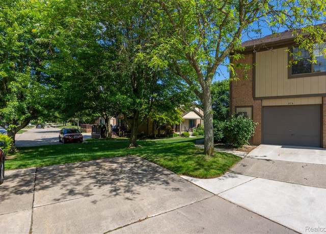 Property at 276 Meadow Bridge Dr, Rochester Hills, MI 48307, 2 beds, 1 bath