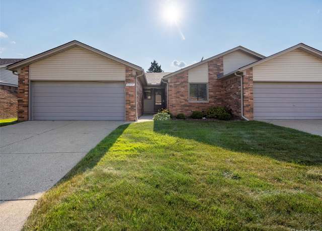 Property at 32721 Stoneybrook Ln, Macomb, MI 48026, 2 beds, 2 baths