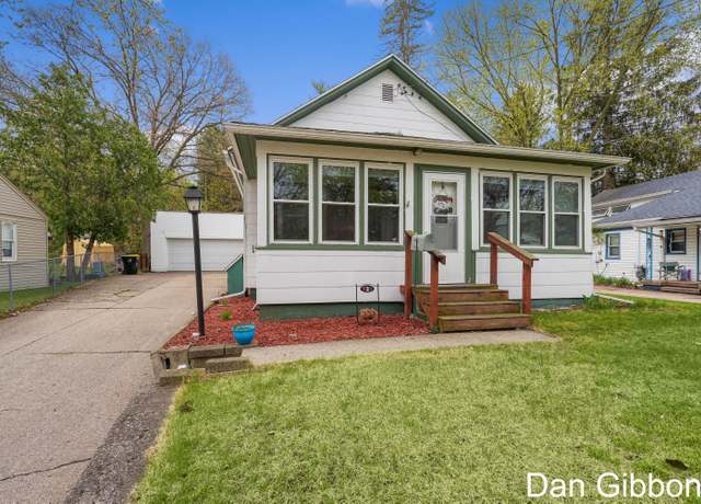 Property at 927 W Grove St, Greenville, MI 48838, 2 beds, 1 bath