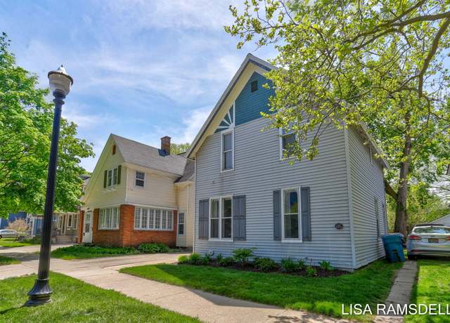 Property at 88 W 12th St, Holland, MI 49423, 3 beds, 2 baths