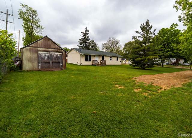Property at 519 S Elm St, Lapeer, MI 48446, 4 beds, 1 bath