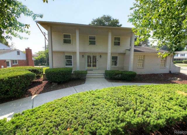 Property at 27925 Arlington Dr, Southfield, MI 48076, 4 beds, 3 baths