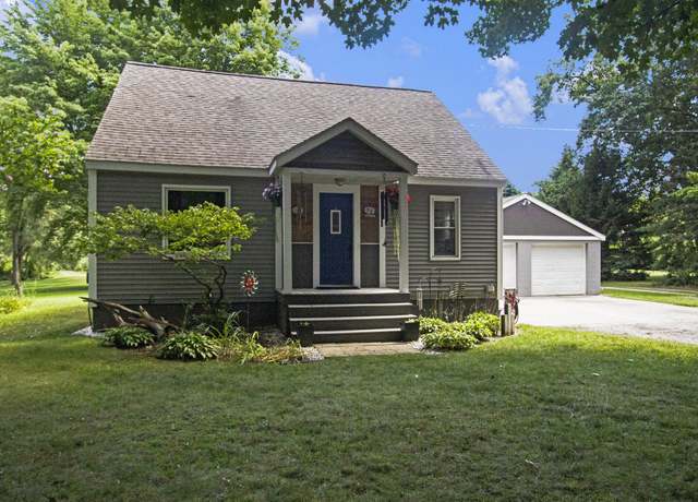 Property at 16270 152nd Ave, Spring Lake, MI 49456, 3 beds, 1 bath