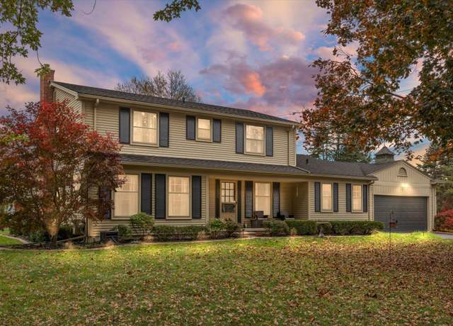 Property at 2491 Brenthaven Dr, Bloomfield Hills, MI 48304, 4 beds, 2.5 baths