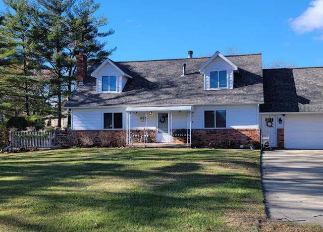 Property at 2740 N Lake Angelus Rd, Waterford, MI 48329, 3 beds, 3.5 baths