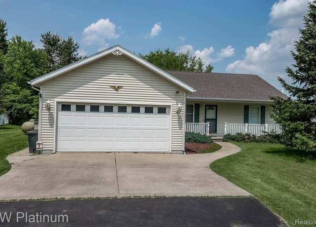 Property at 7448 Avoca Rd, Clyde, MI 48049, 3 beds, 2 baths