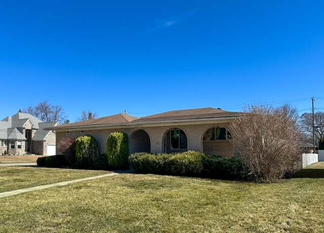 Property at 36476 Summerset St, Sterling Heights, MI 48312, 3 beds, 1.5 baths