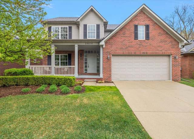 Property at 29816 Trailwood Dr, Warren, MI 48092, 4 beds, 2.5 baths