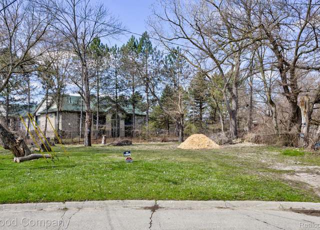 Property at 31844 Bay Ct, Westland, MI 48186, 1 bath
