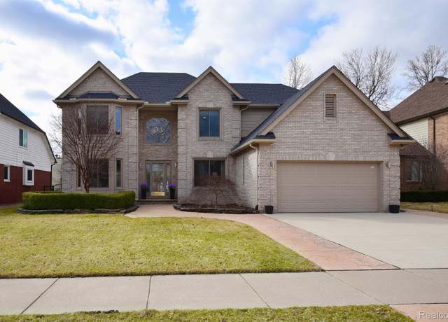 Property at 18516 Ranier Dr, Macomb, MI 48042, 4 beds, 3 baths