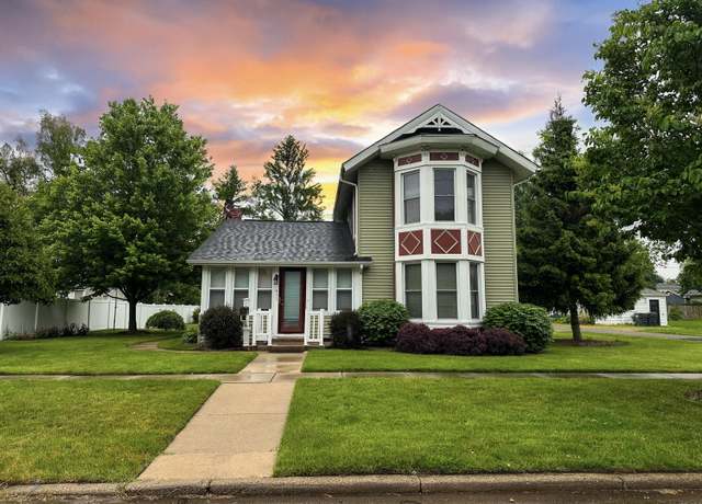 Property at 411 S Michigan Ave, Vicksburg, MI 49097, 3 beds, 1.5 baths