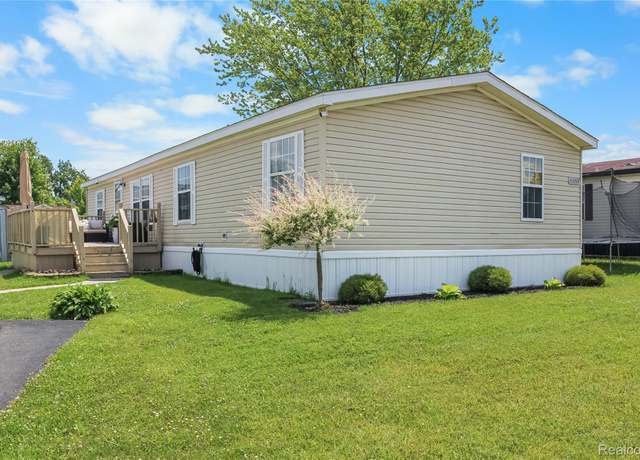 Property at 9298 Greentree Dr, Newport, MI 48166, 3 beds, 2 baths