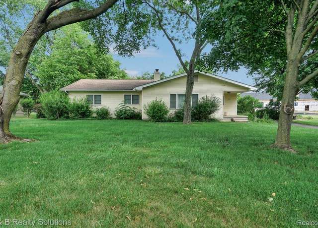 Property at 3423 Nichols Rd, Auburn Hills, MI 48326, 4 beds, 2.5 baths