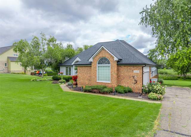 Property at 11247 Arrowhead Dr, Green Oak Township, MI 48178, 3 beds, 2.5 baths