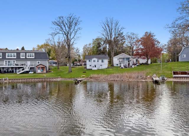 Property at 490 Chicago Dr, Howell, MI 48843, 2 beds, 1 bath
