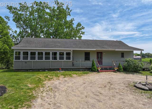 Property at 3749 Chase Lake Rd, Howell, MI 48855, 4 beds, 2 baths