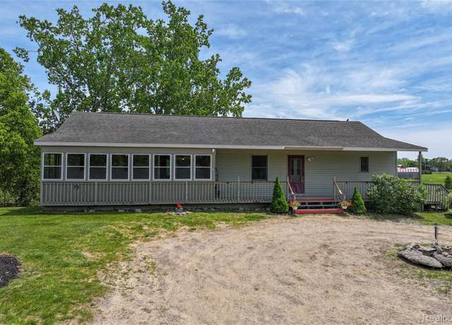 Property at 3749 Chase Lake Rd, Howell, MI 48855, 4 beds, 2 baths