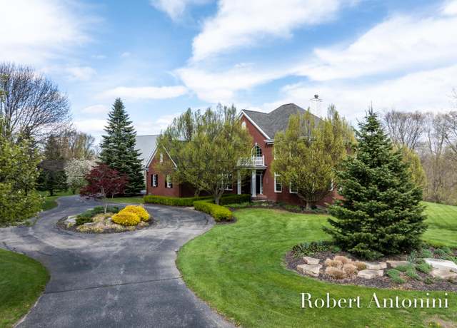 Property at 1080 Whitewood Farms Ct NE, Grand Rapids, MI 49525, 6 beds, 5.5 baths