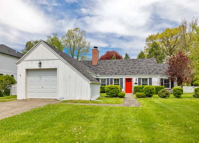 Property at 186 Eileen Dr, Bloomfield Hills, MI 48302, 2 beds, 1 bath