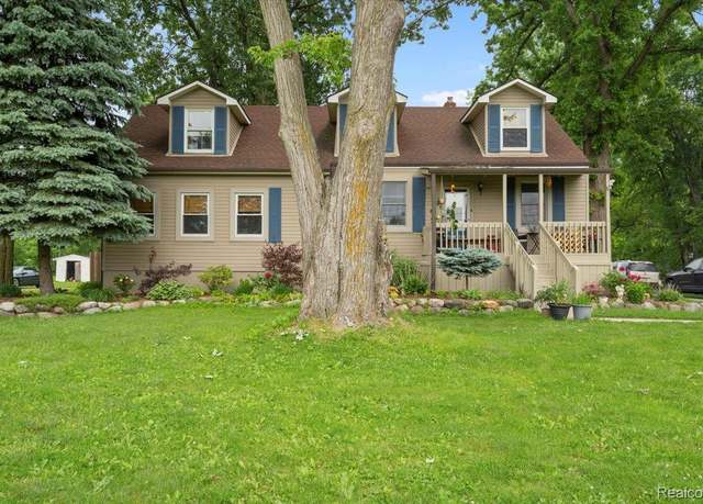 Property at 25757 Bell Rd, New Boston, MI 48164, 3 beds, 3 baths