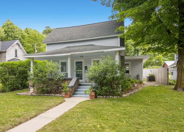 Property at 10884 Platte St, Honor, MI 49640, 3 beds, 1 bath