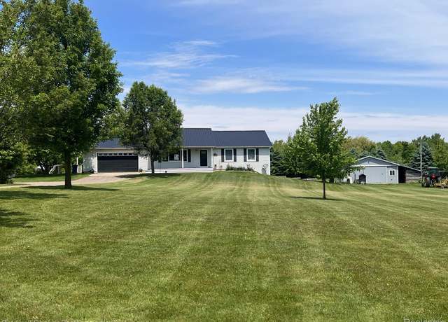Property at 132 W Lansing Rd, Perry Township, MI 48857, 3 beds, 2.5 baths