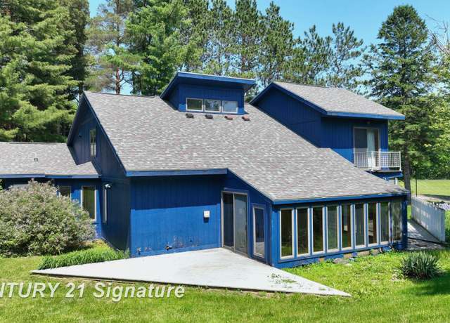 Property at 160 Wire Line Rd, Caro, MI 48723, 3 beds, 2.5 baths