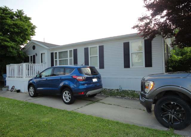 Property at 1555 Briarwood Dr, Adrian, MI 49221, 3 beds, 2 baths