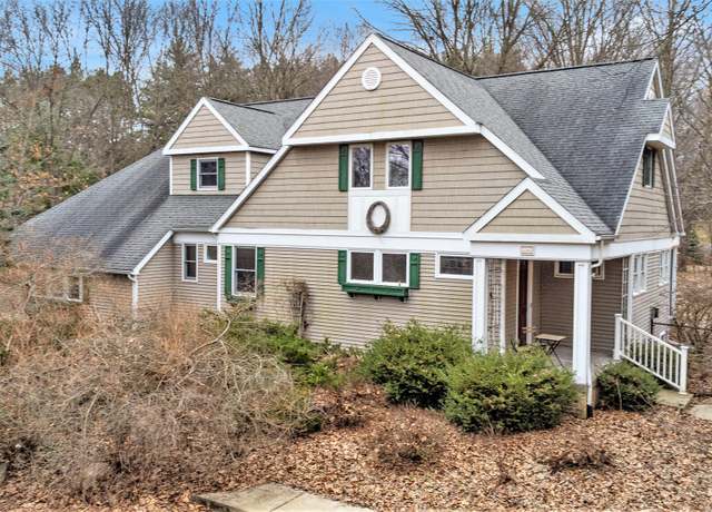 Property at 2340 Learmonth Ln, Milford, MI 48381, 4 beds, 2.5 baths