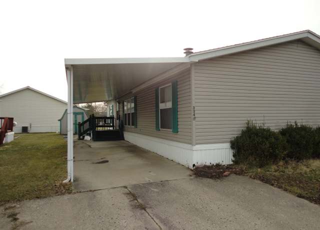 Property at 334 Edinborough St, Temperance, MI 48182, 3 beds, 2 baths